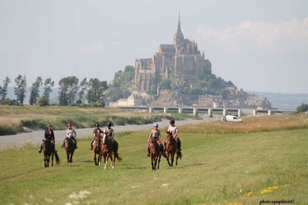 Safaris-Unlimited-africa-Masai-Mara-horseback