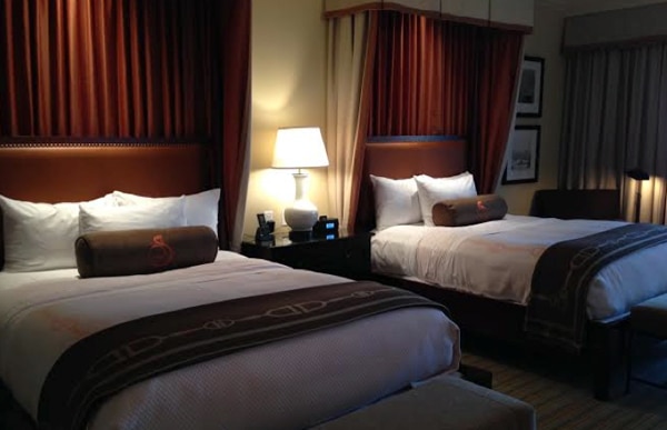 salamander-room-service