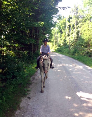 horse-riding-mountain-top